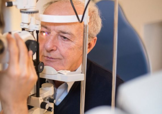 Μέτρηση ενδοφθάλμιας πίεσης στην σχισμοειδή λυχνία Μέτρηση ενδοφθάλμιας πίεσης στην σχισμοειδή λυχνία